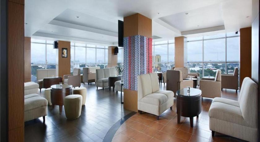 Hotel Santika Makassar Exterior photo